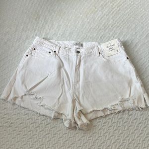 Abercrombie & Fitch
The Cutoff Short
High Rise - Curve Love